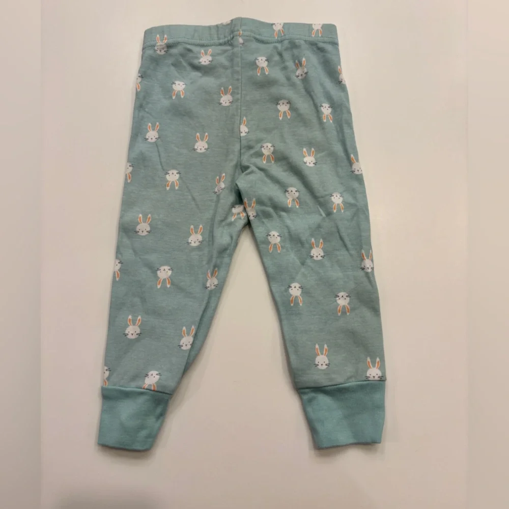 Carter's: Snuggle Bunny Bodysuit and Matching Pants 12m
